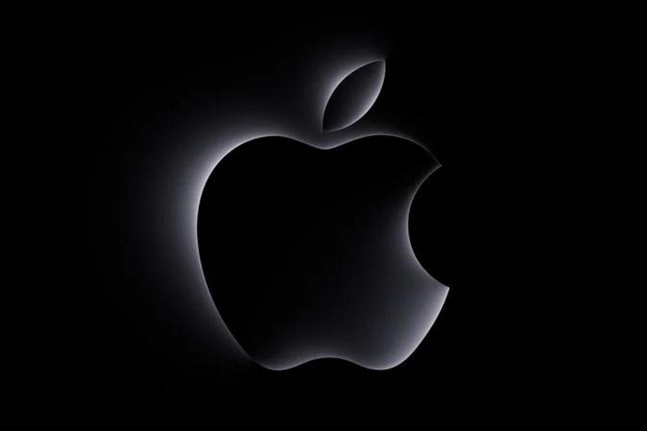 Apple Store Taken Down